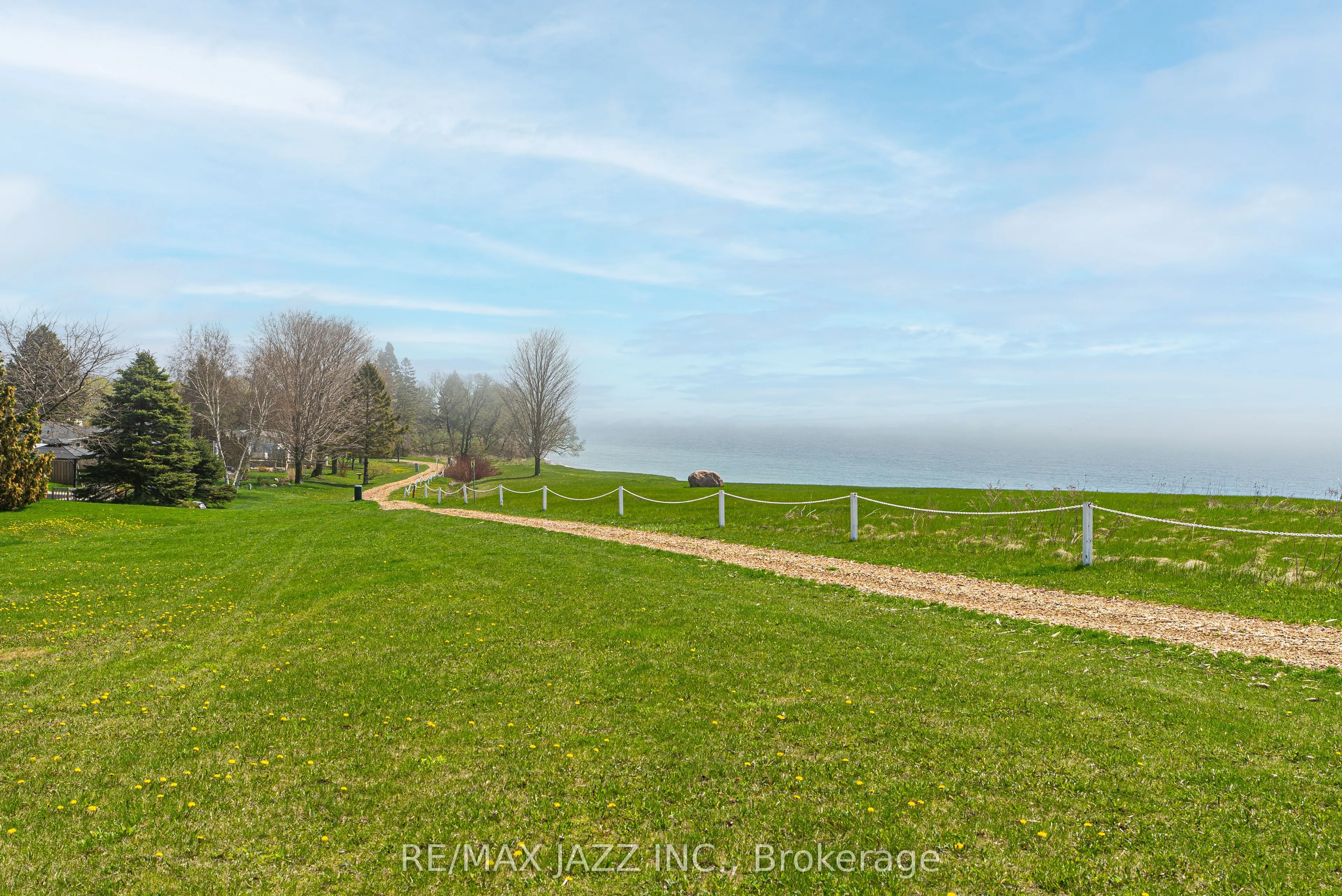 15 Bluffs Road