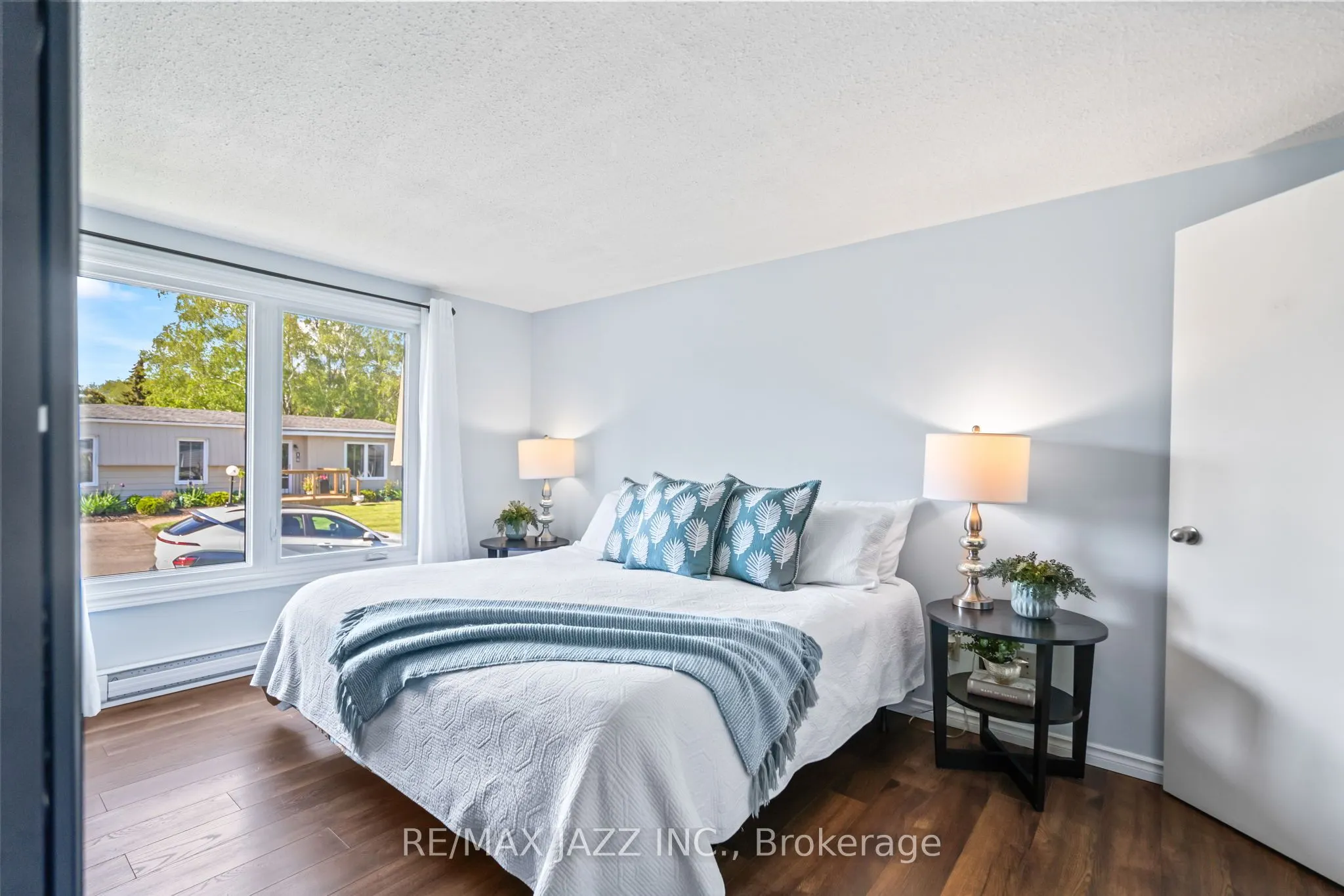 15 Bluffs Road