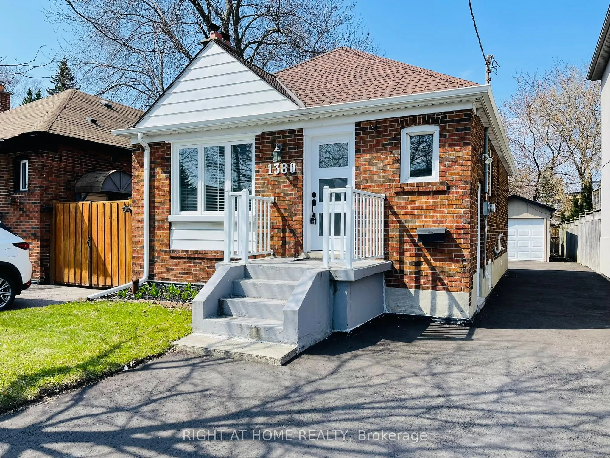 1380 Woodbine Avenue