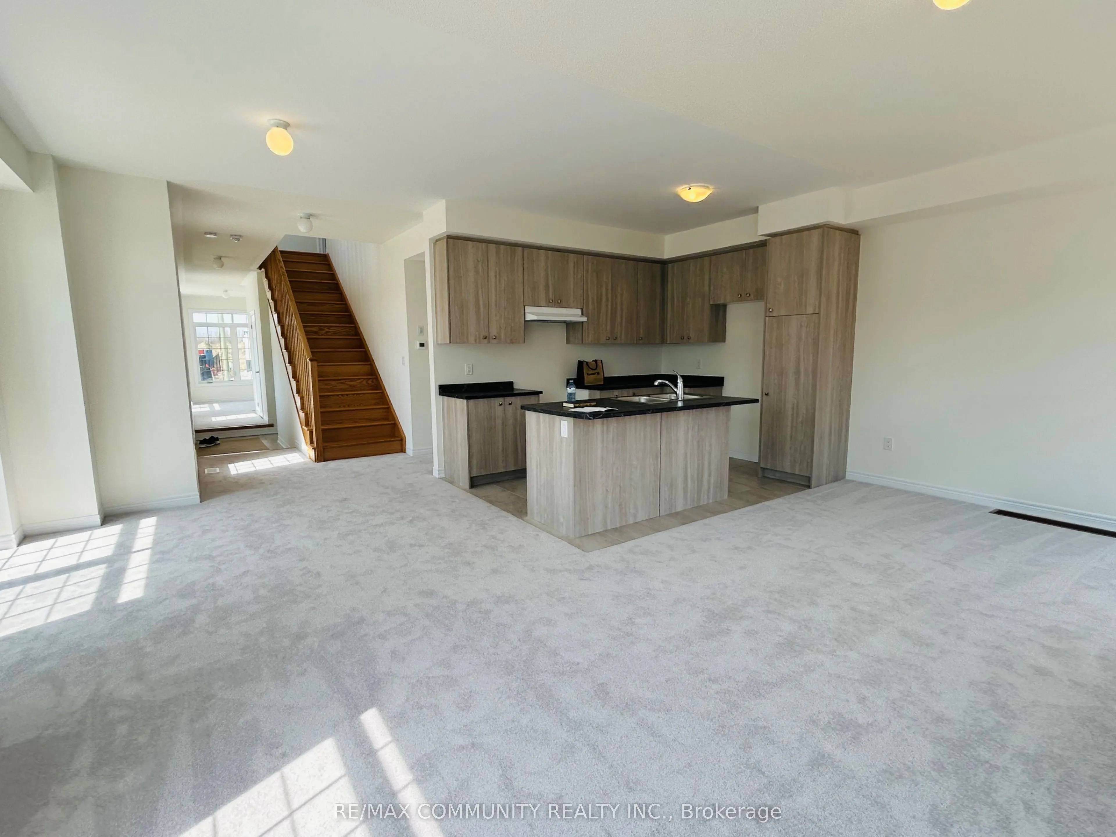 961 Elizabeth Mackenzie Drive