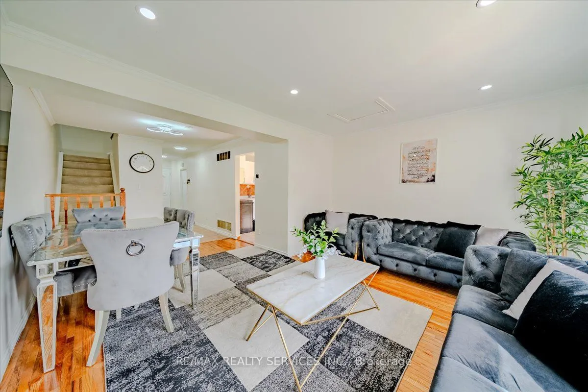 1133 Ritson Road N, #108