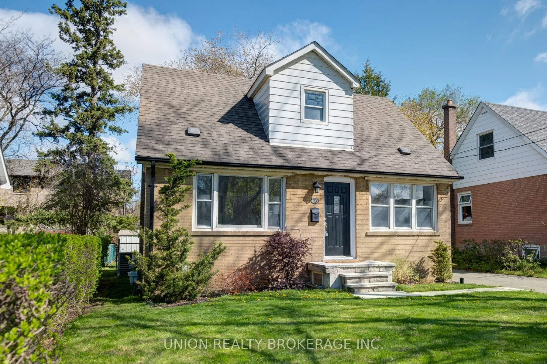 40 Stamford Square N
