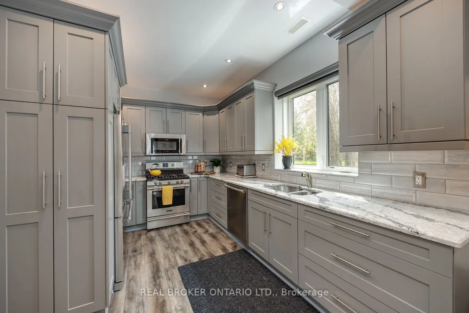 526 View Lake Road