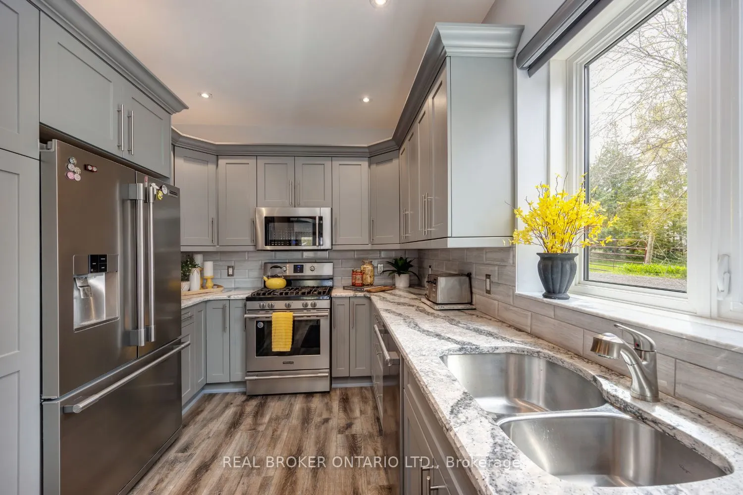 526 View Lake Road