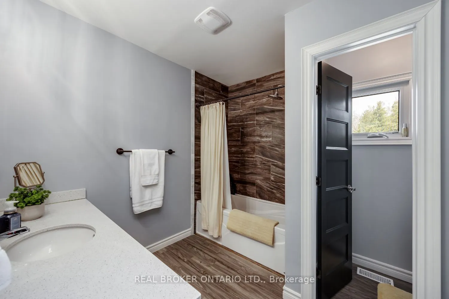 526 View Lake Road