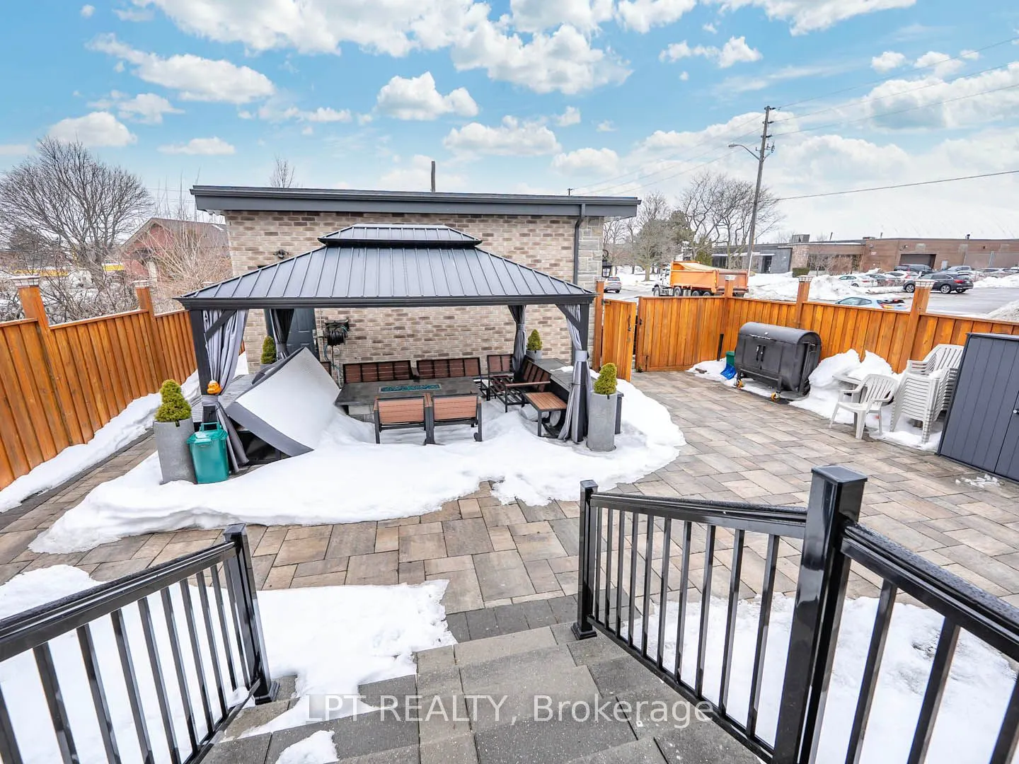 386 Kennedy Road