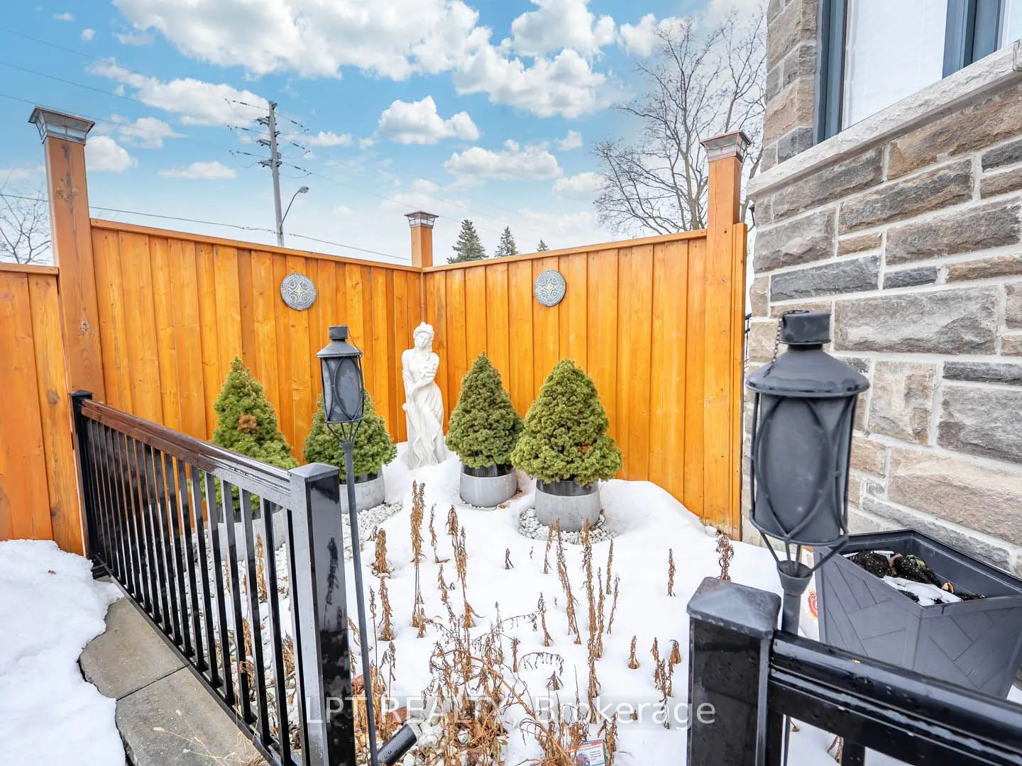386 Kennedy Road