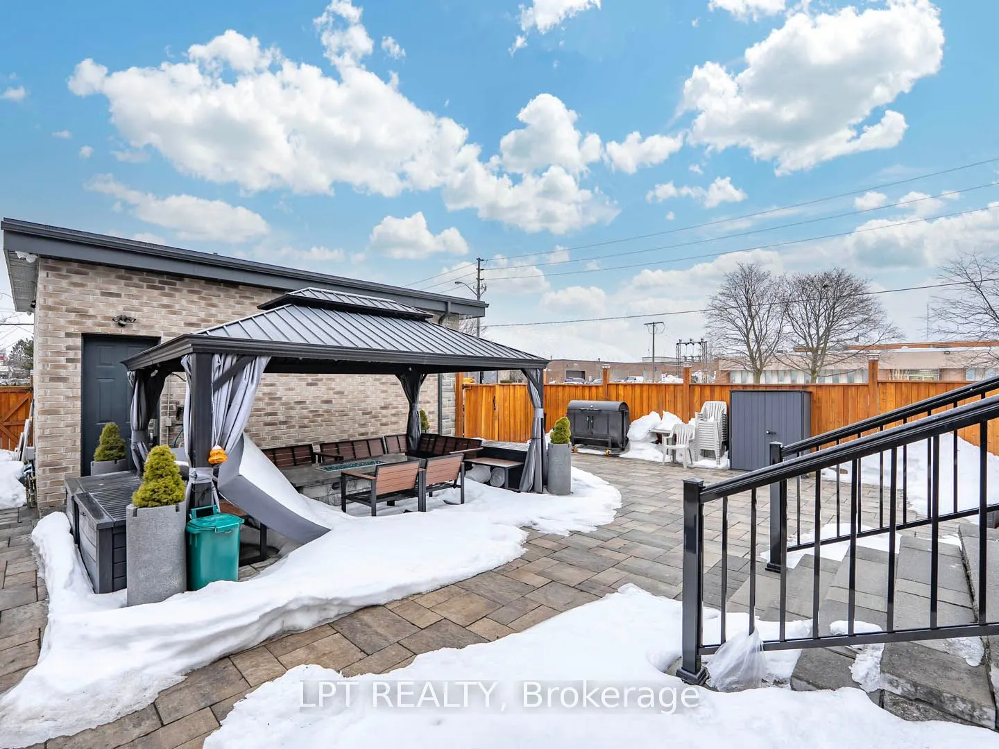 386 Kennedy Road