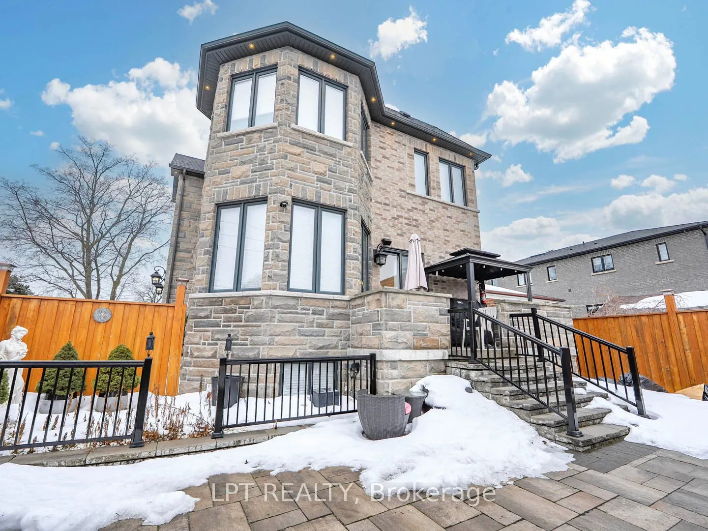 386 Kennedy Road
