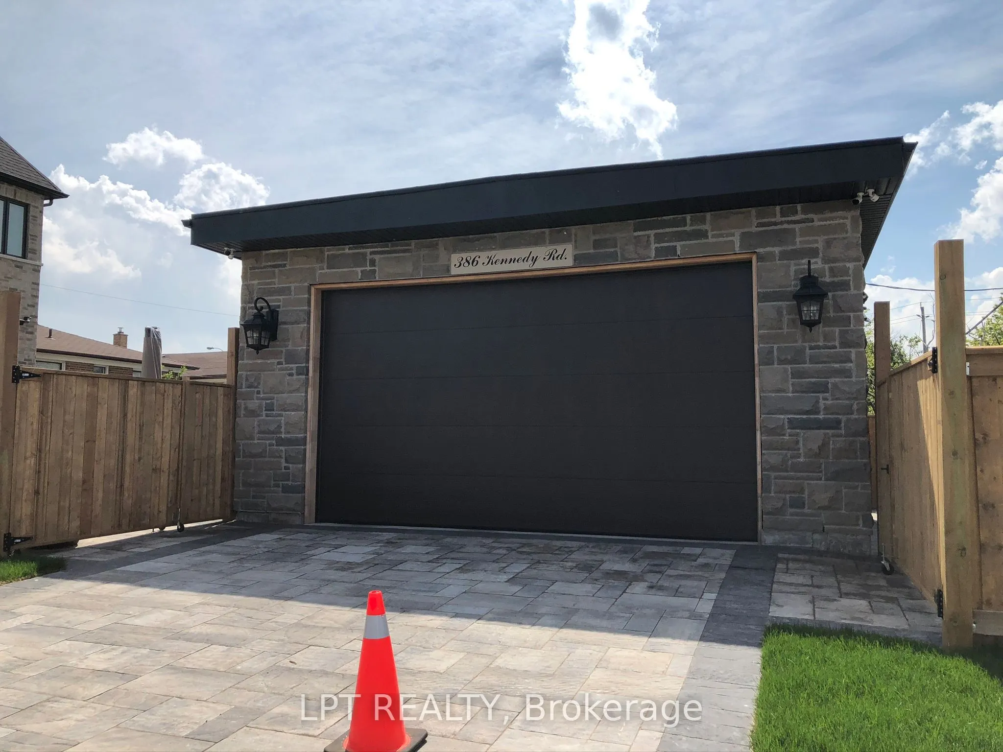 386 Kennedy Road
