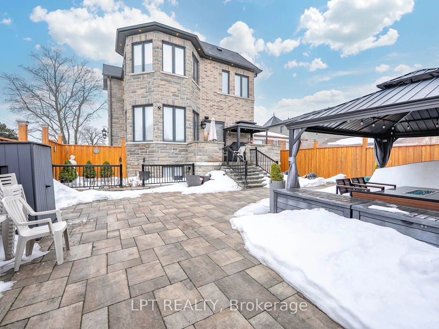 386 Kennedy Road