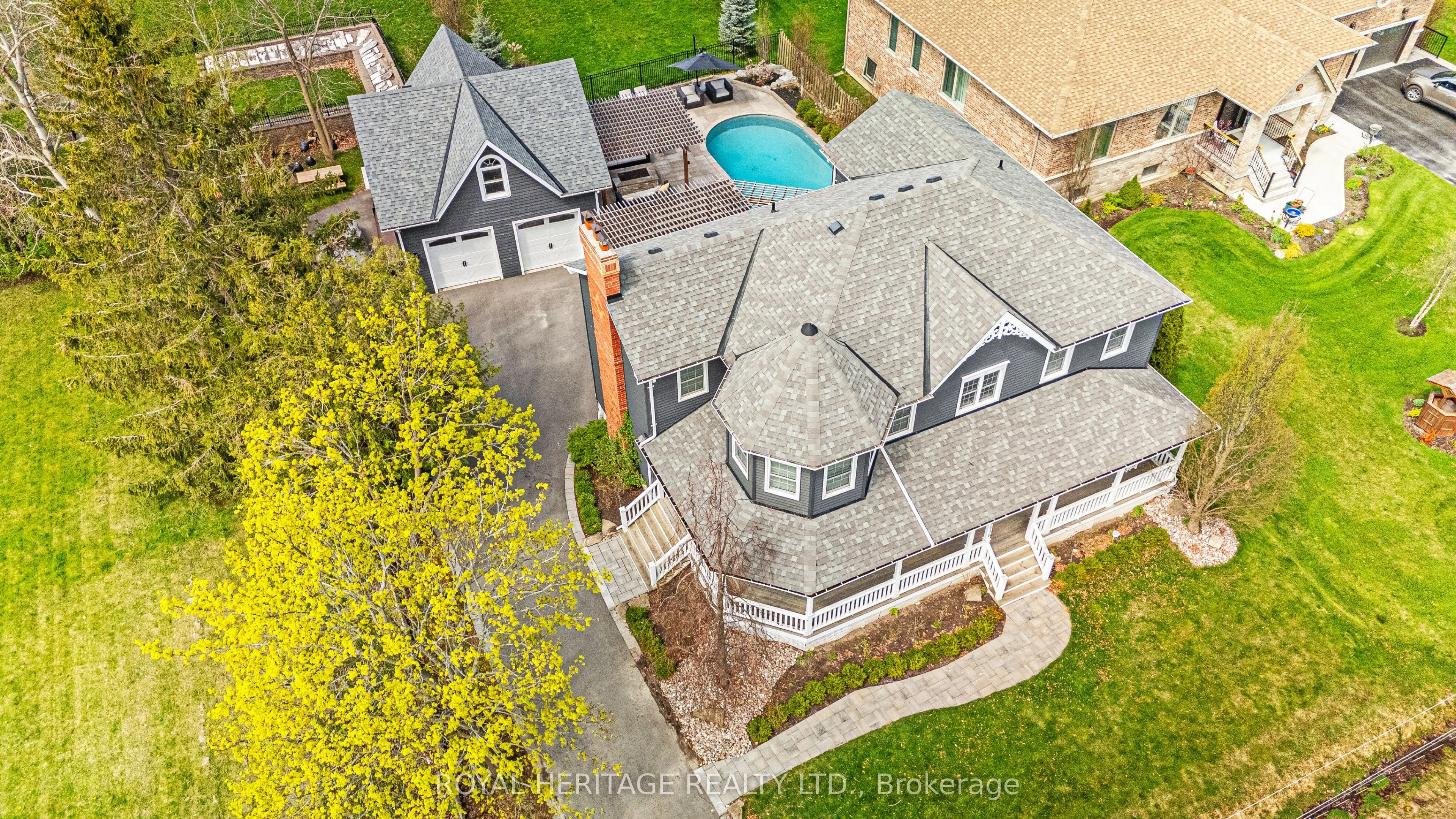 5016 Barber Street E