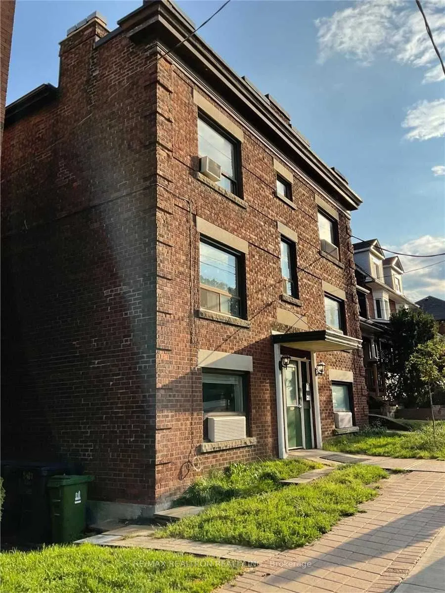 2477 Queen Street E, #1