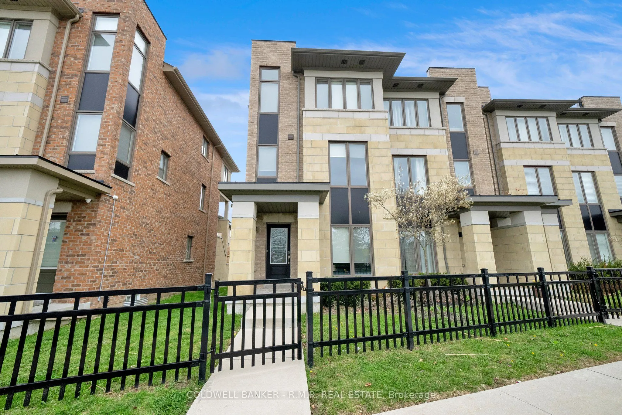 15 Shawfield Way, #83