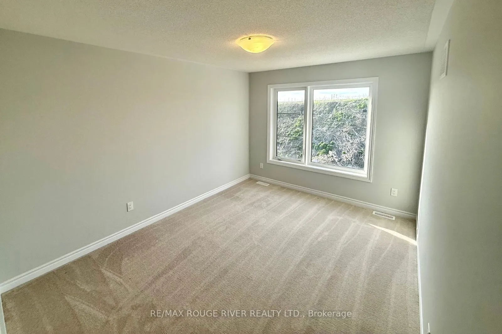 1186 Greentree Path