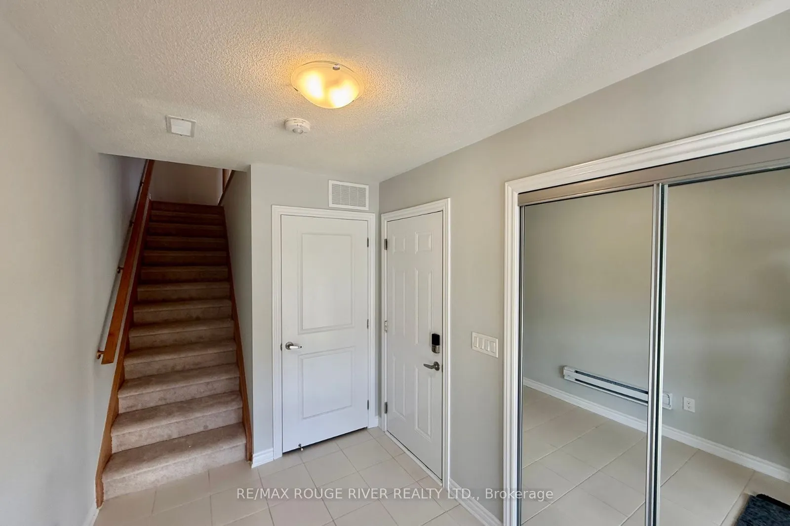 1186 Greentree Path