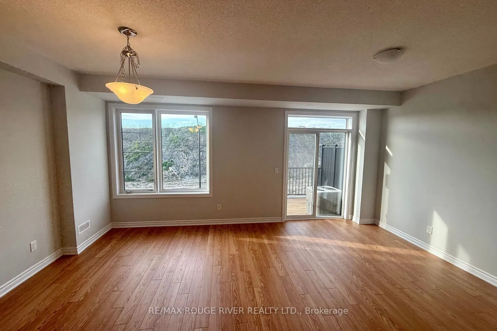 1186 Greentree Path