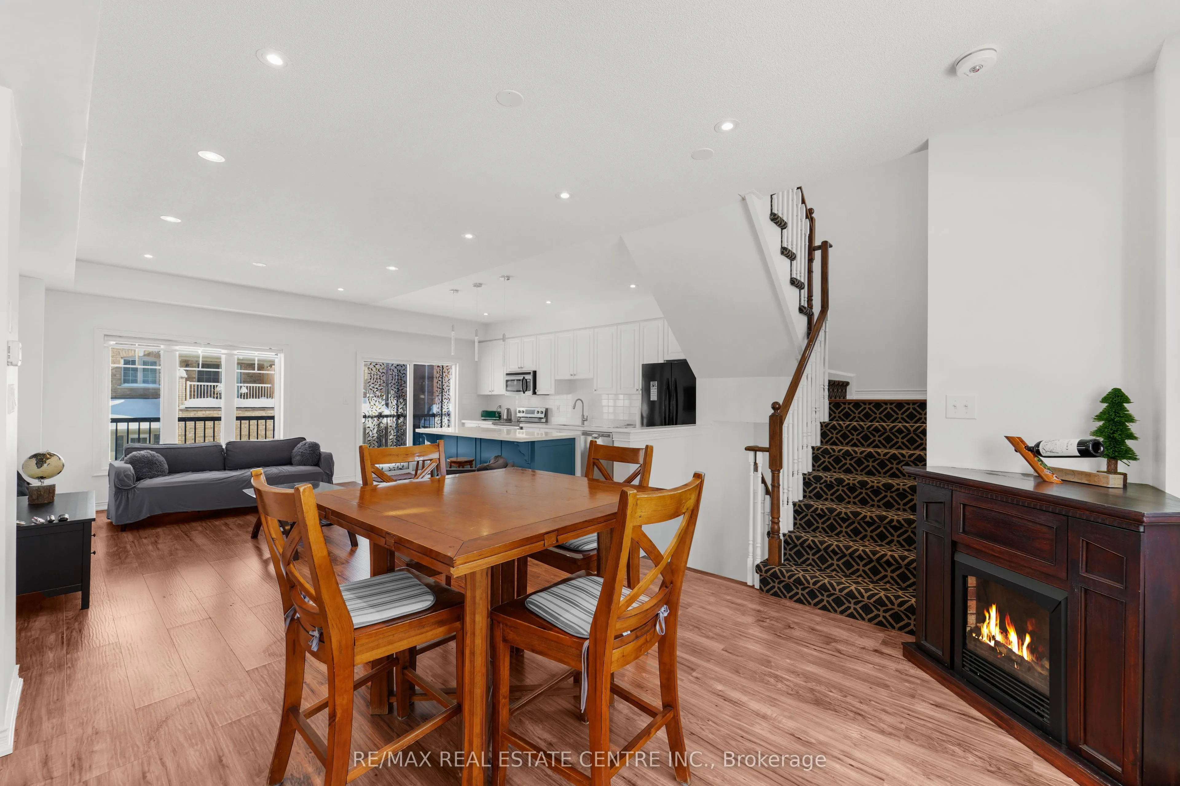 17 Devineridge Avenue