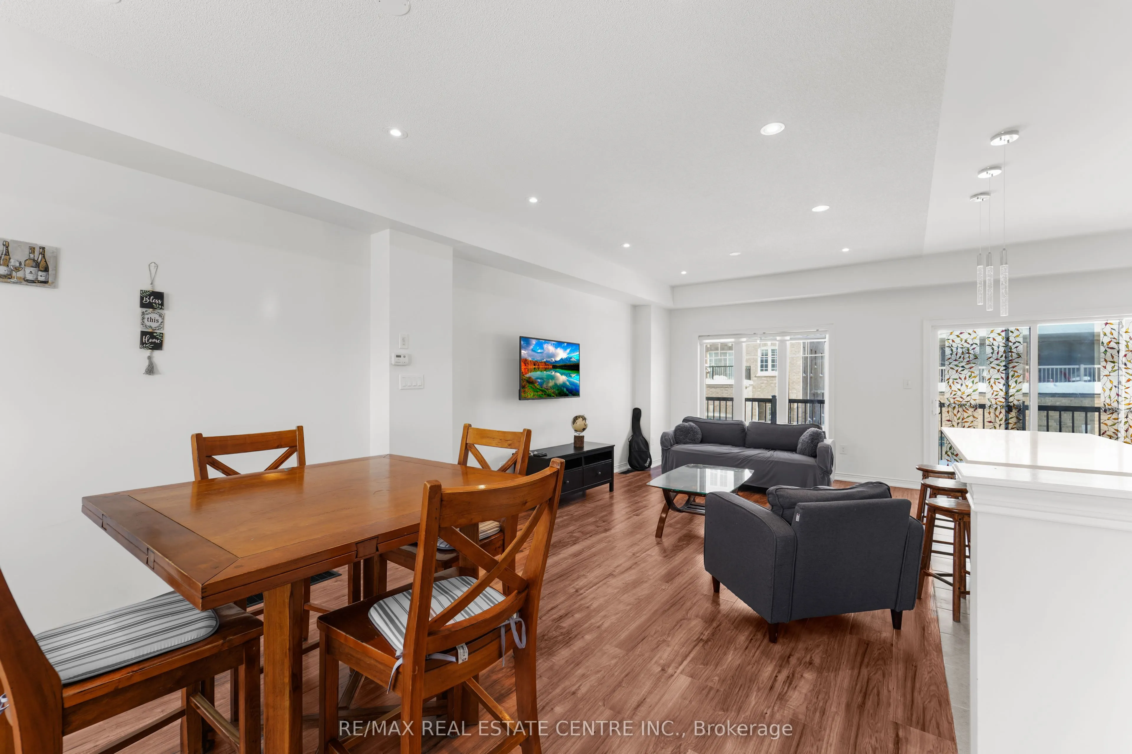 17 Devineridge Avenue