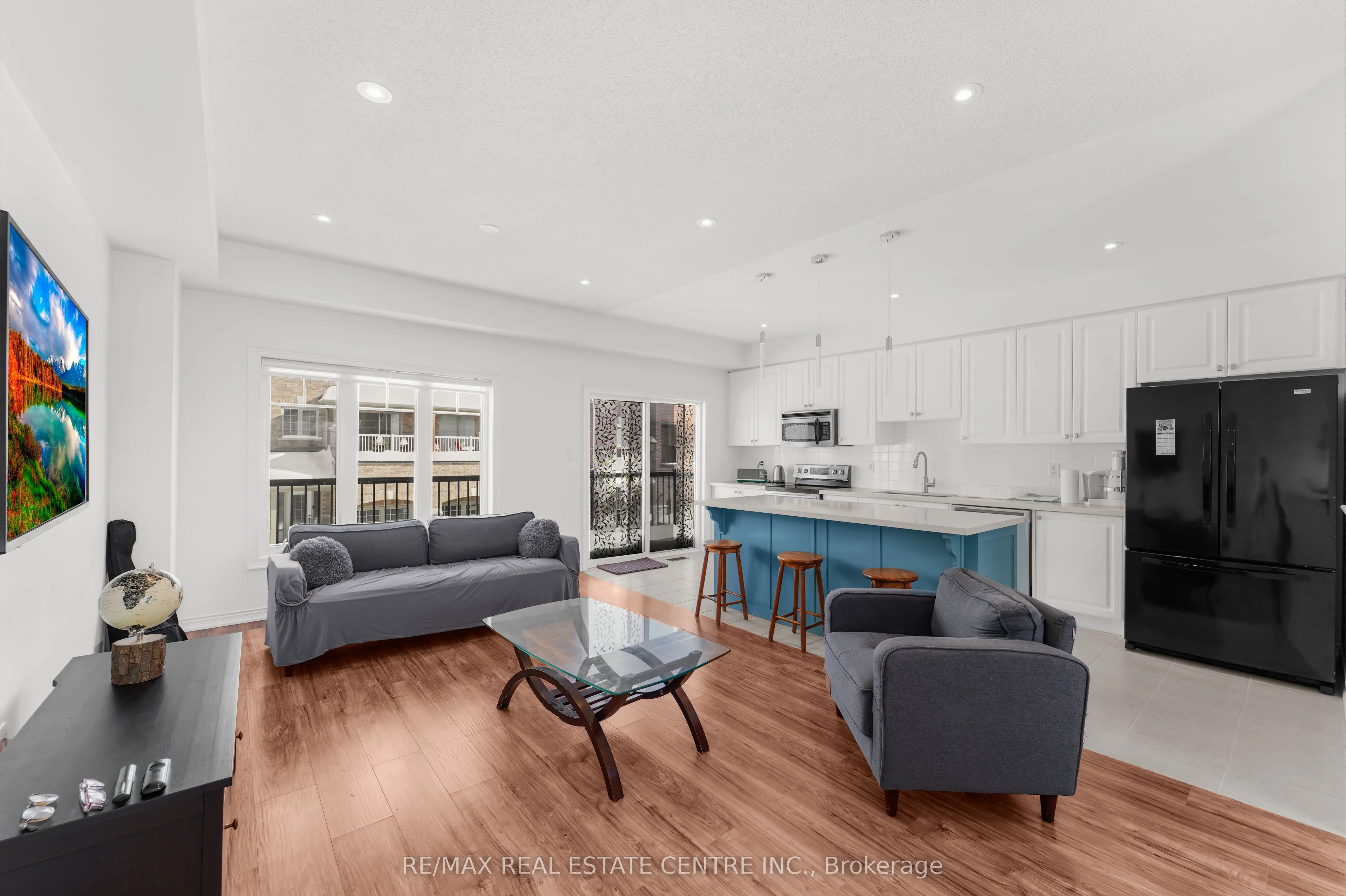 17 Devineridge Avenue
