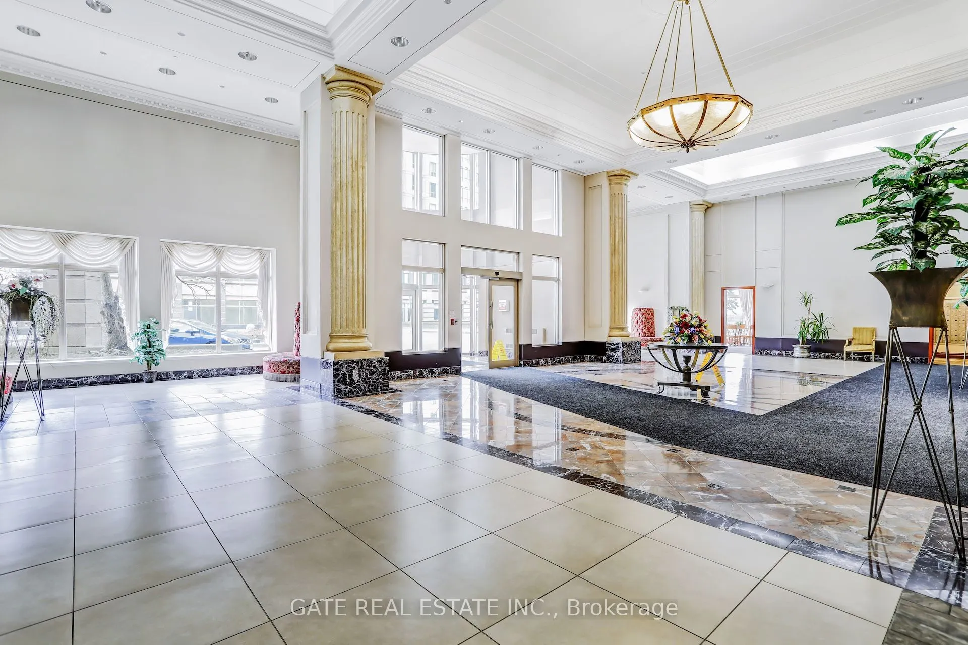 8 Lee Centre Drive #1111