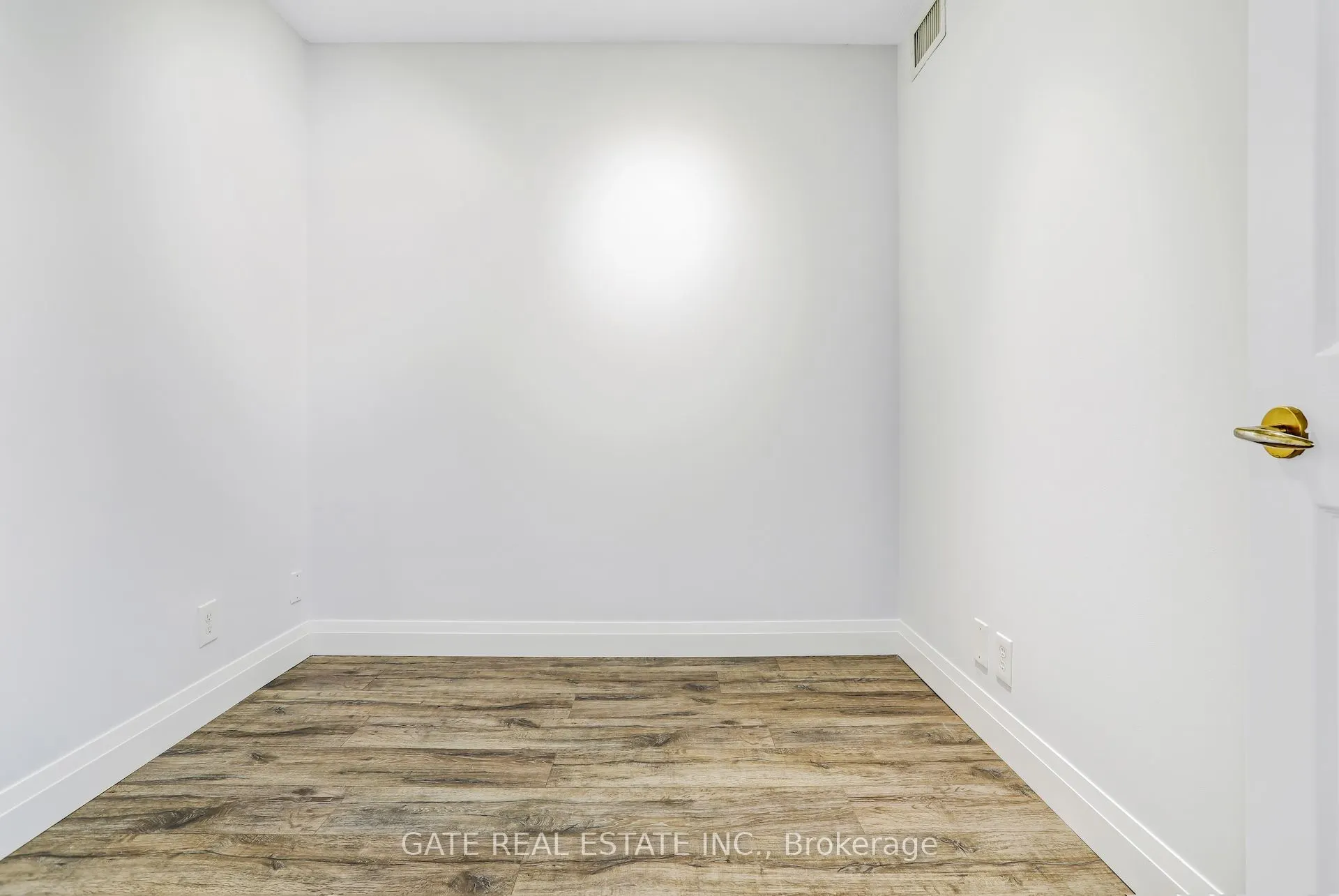 8 Lee Centre Drive #1111