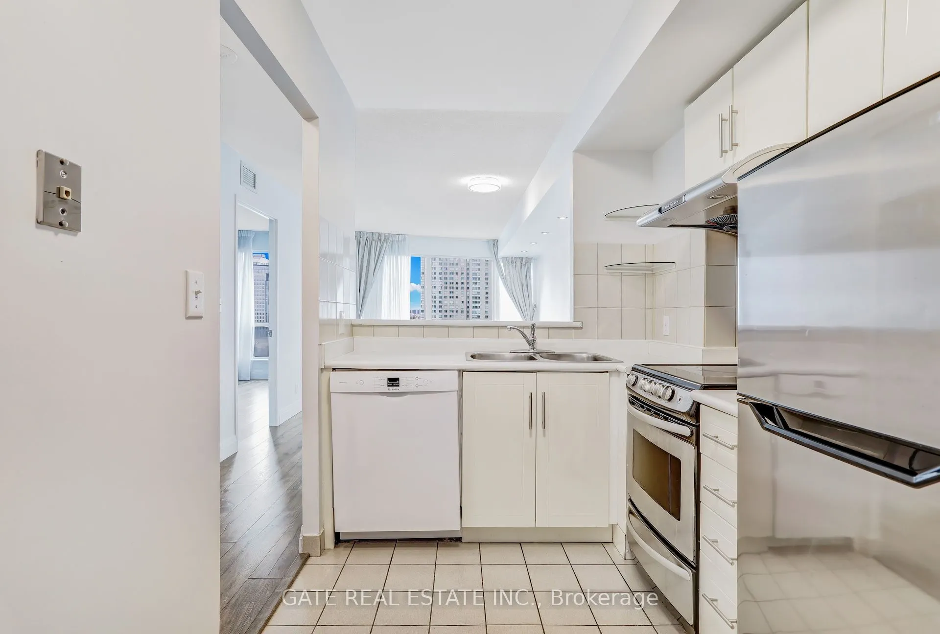 8 Lee Centre Drive #1111