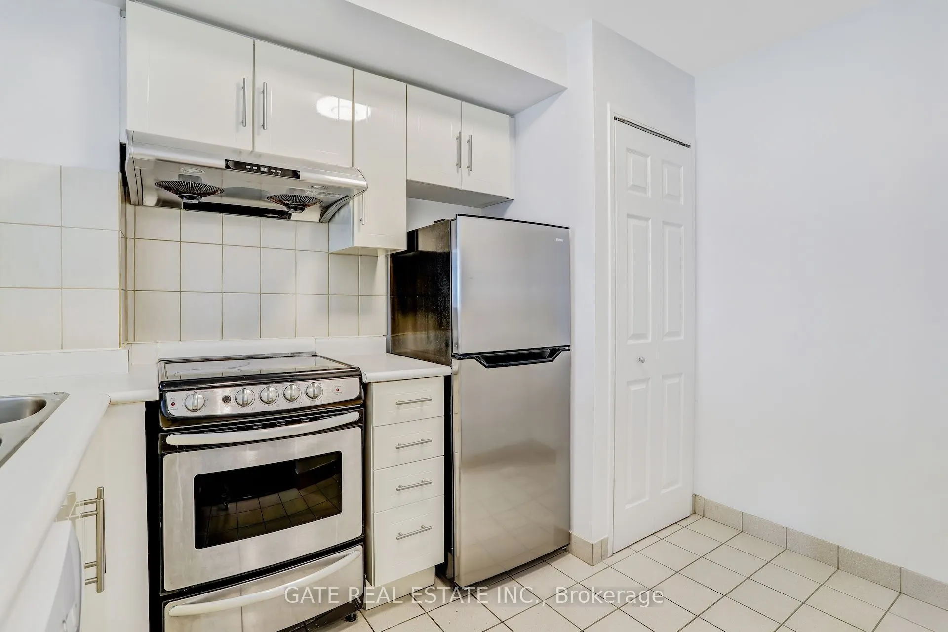 8 Lee Centre Drive #1111