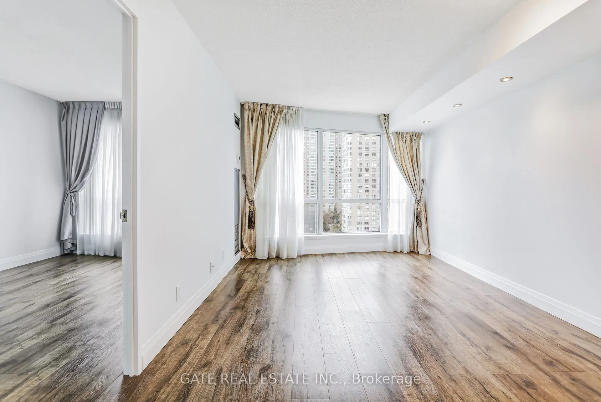 8 Lee Centre Drive #1111