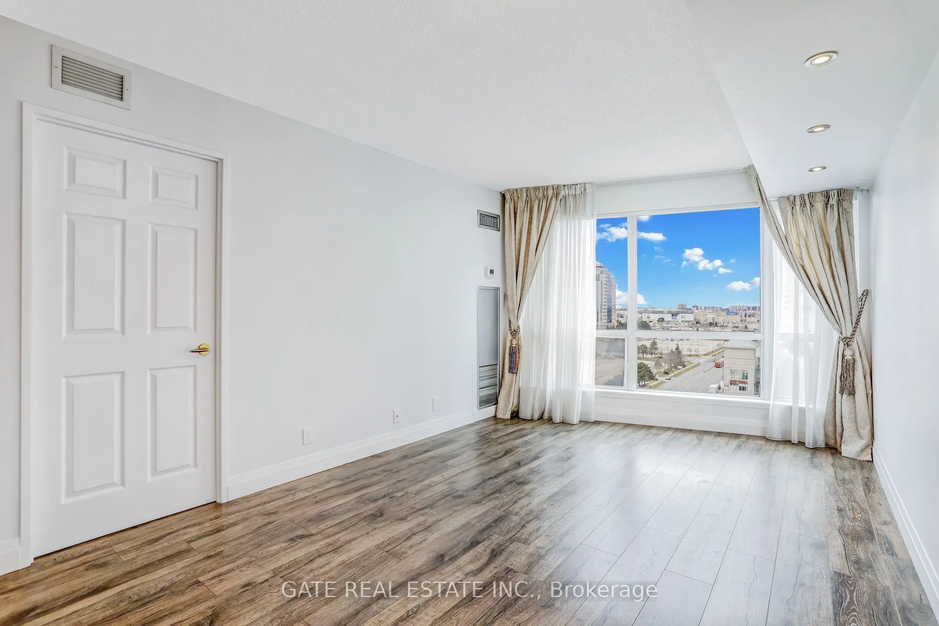 8 Lee Centre Drive #1111