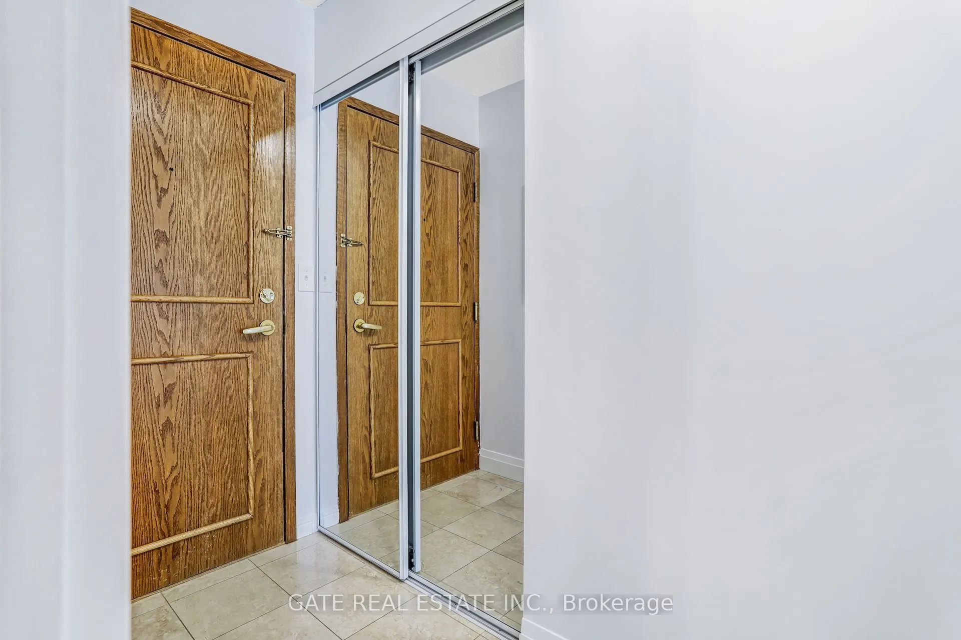 8 Lee Centre Drive #1111