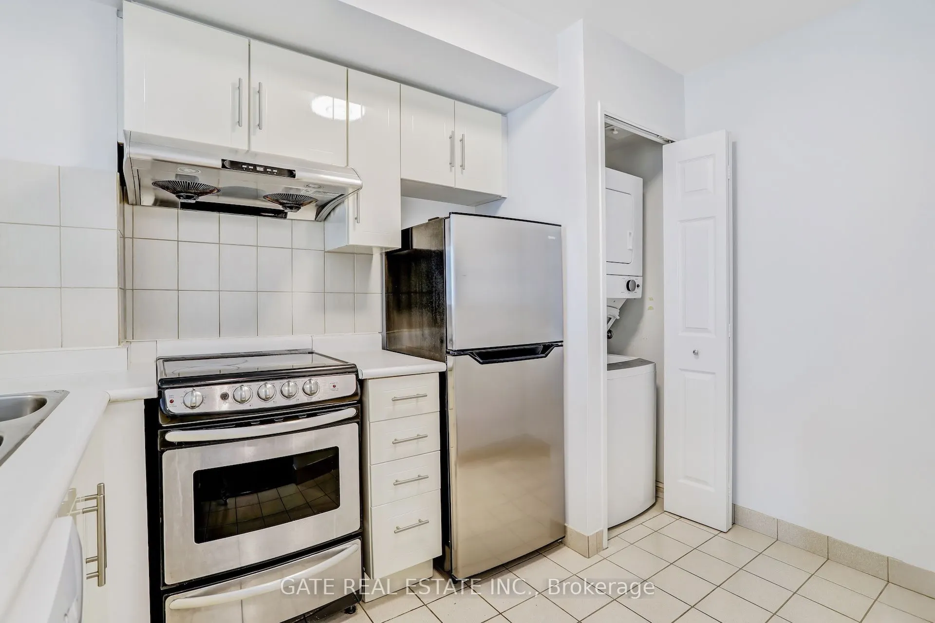 8 Lee Centre Drive #1111