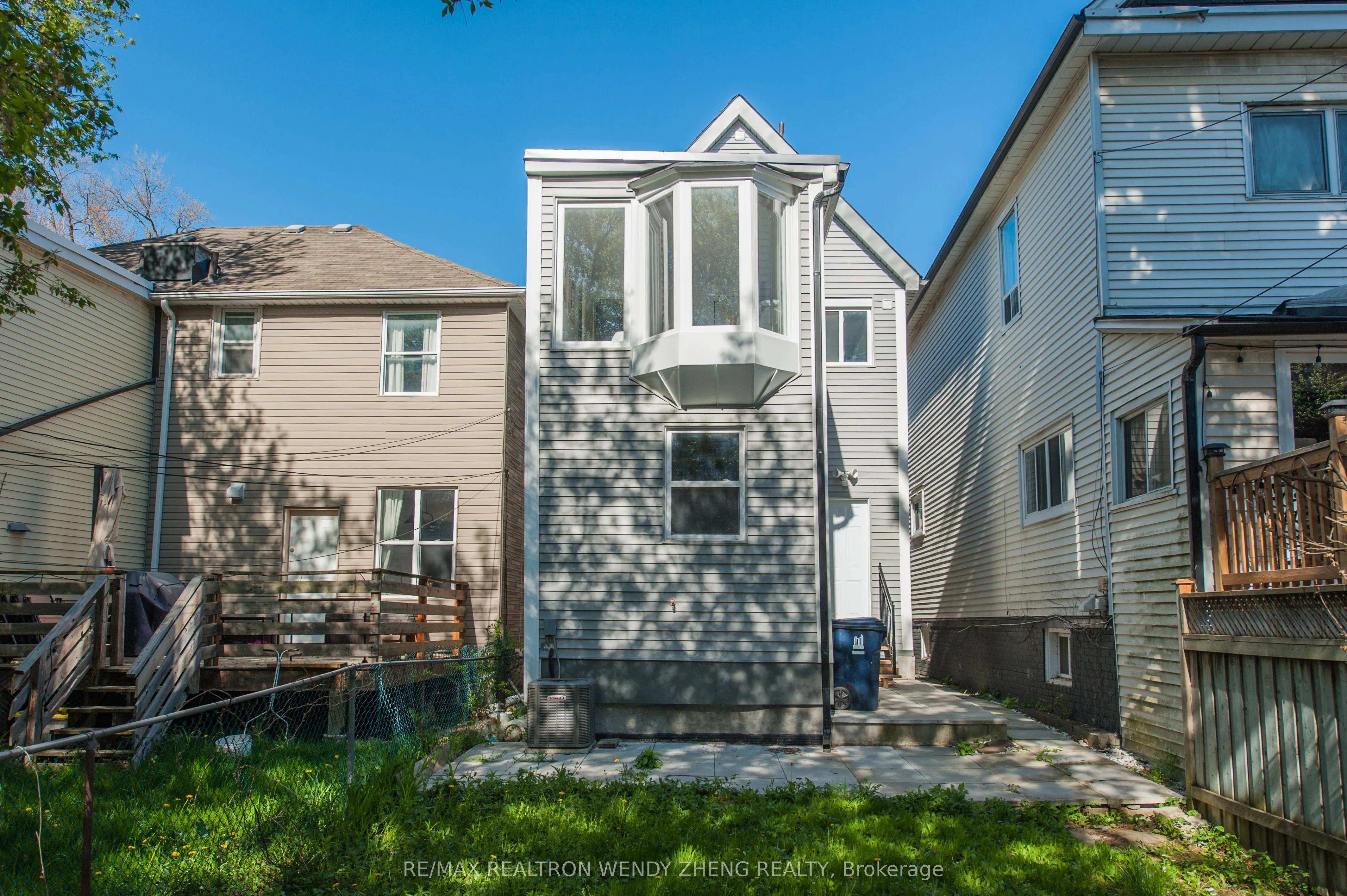 18 Connaught Avenue