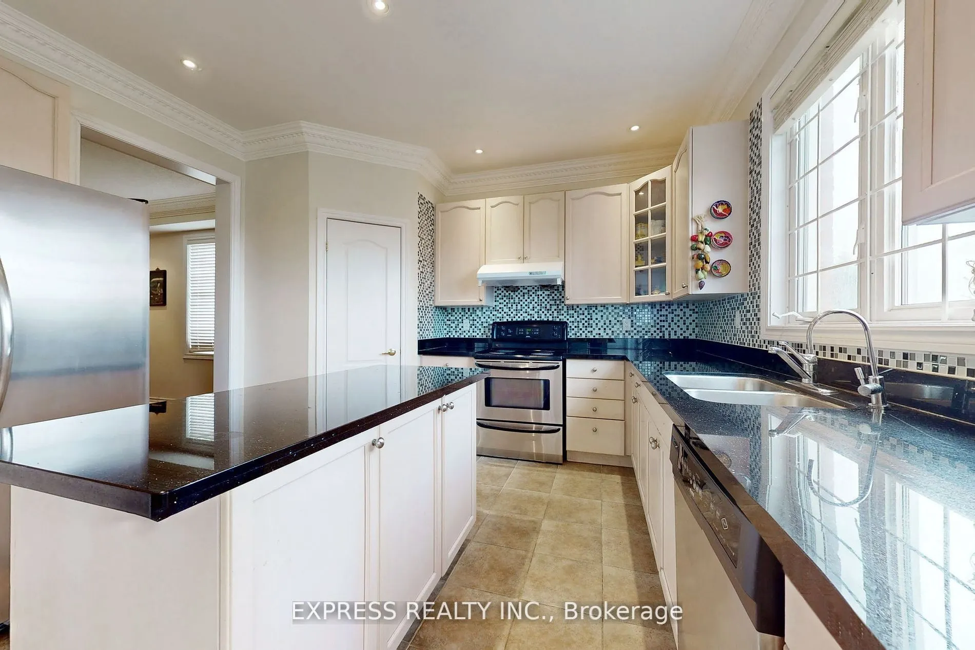 39 Boulderbrook Drive