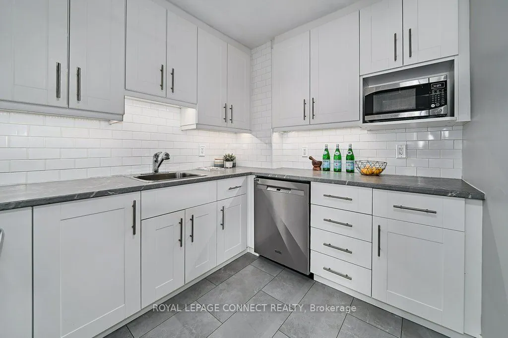 1010 Glen Street, #13