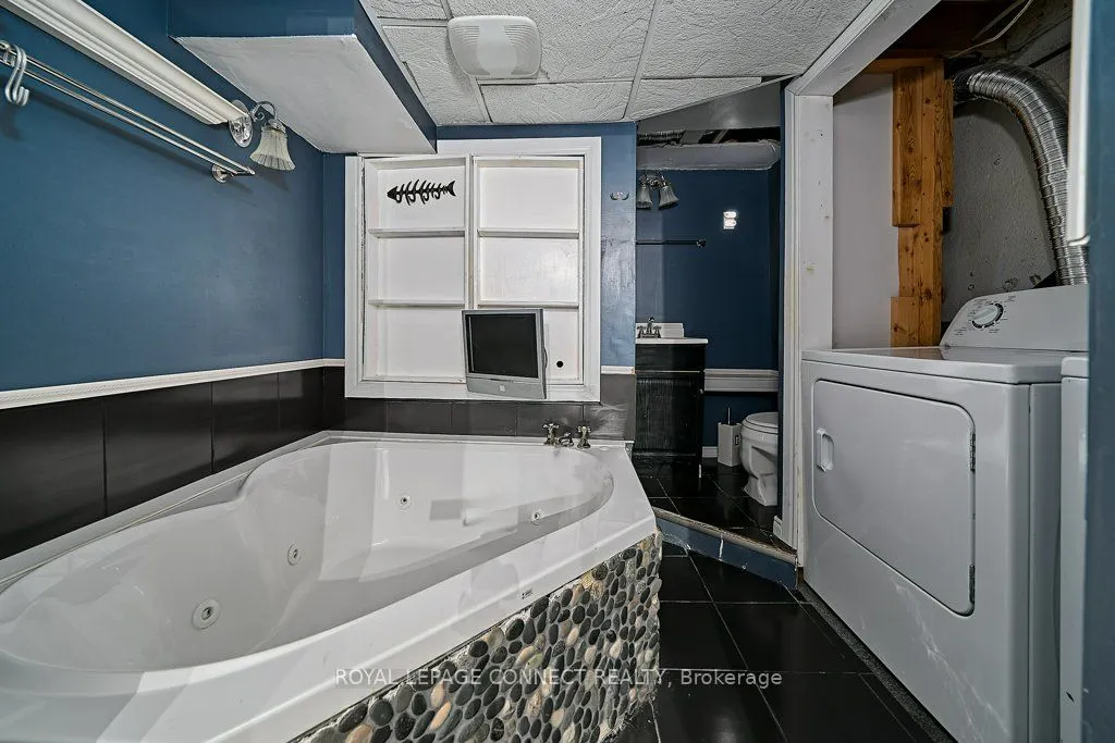 1010 Glen Street, #13