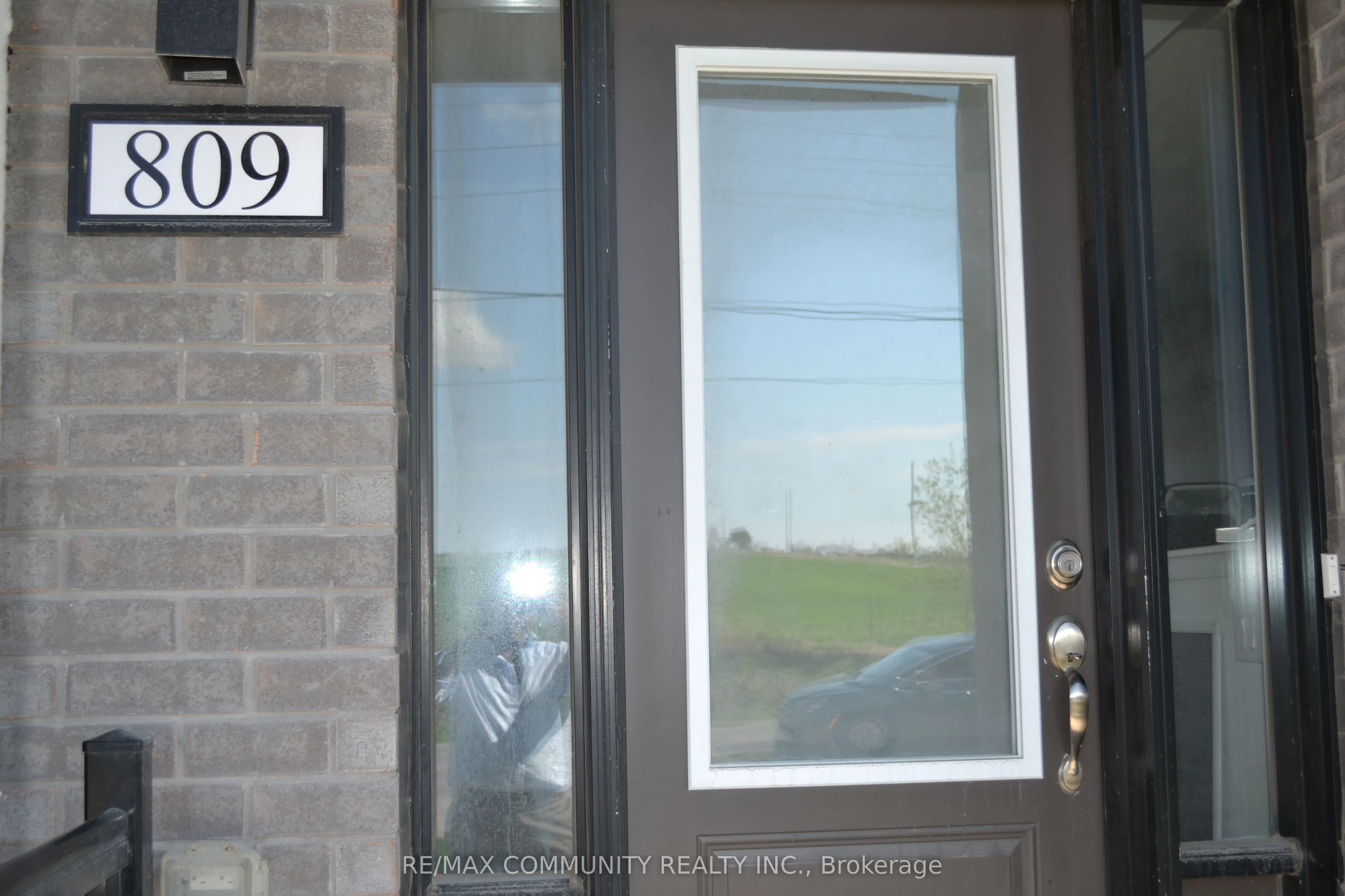 809 Conlin Rd Road E