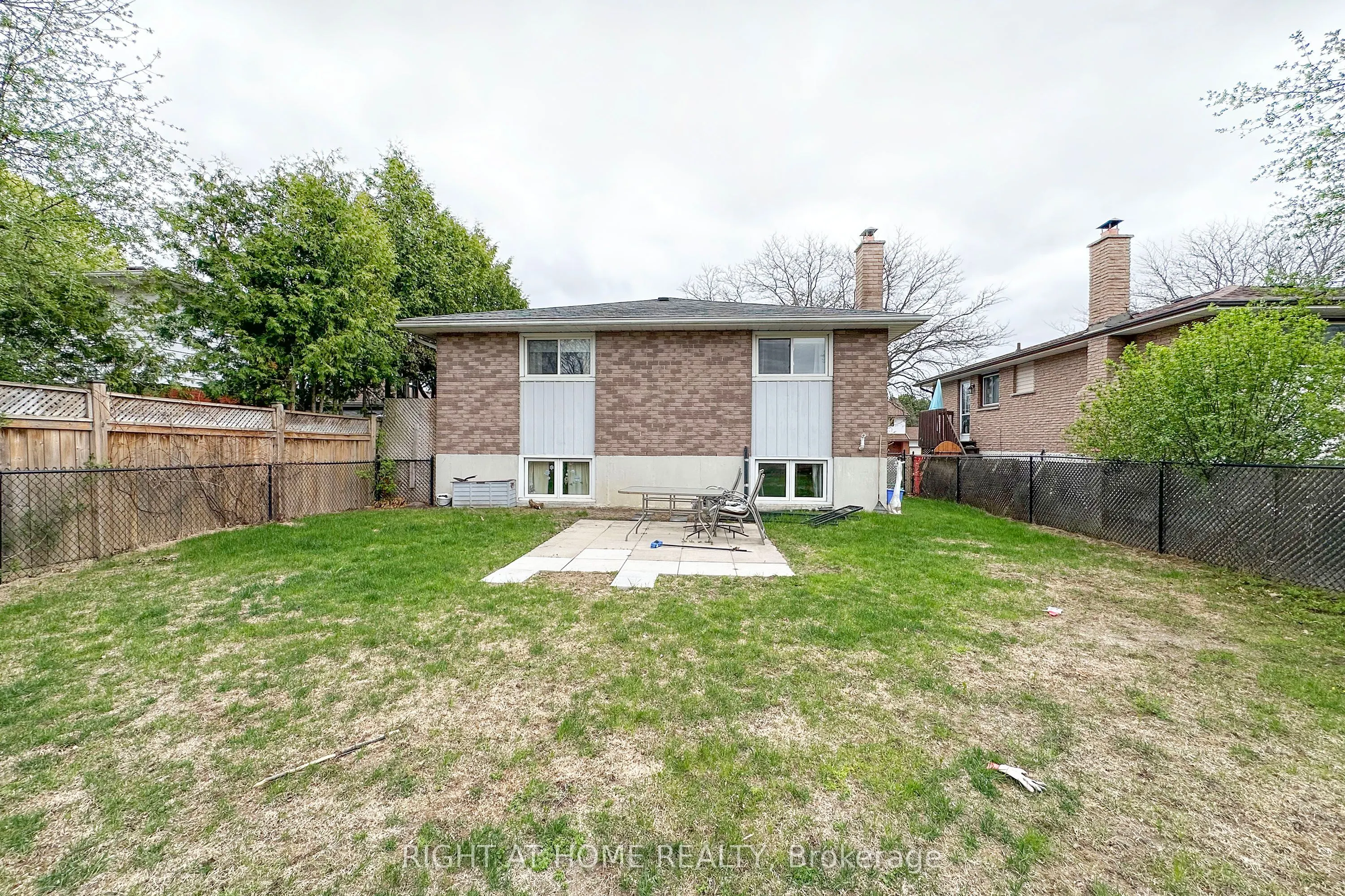 344 Kensington Crescent
