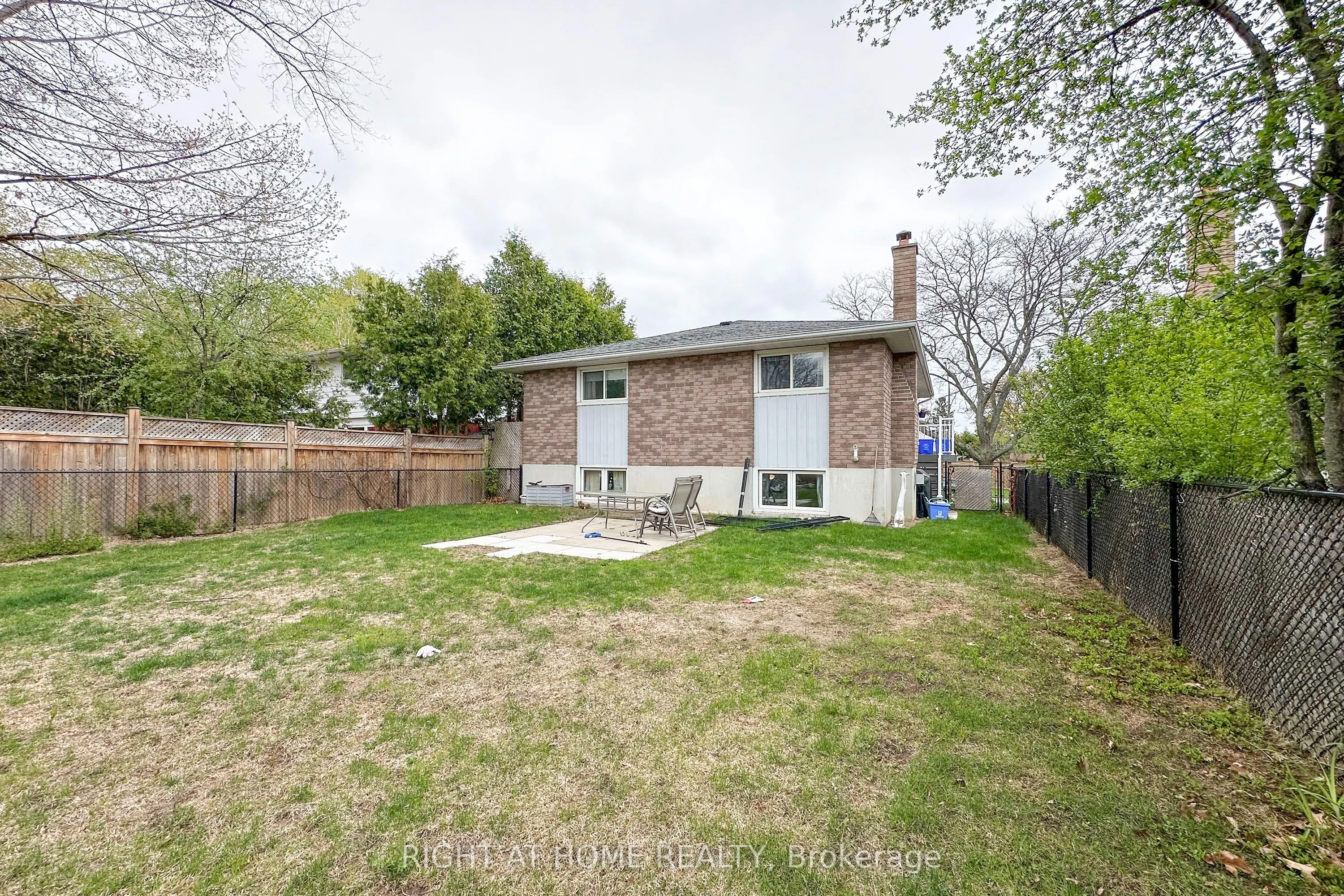 344 Kensington Crescent