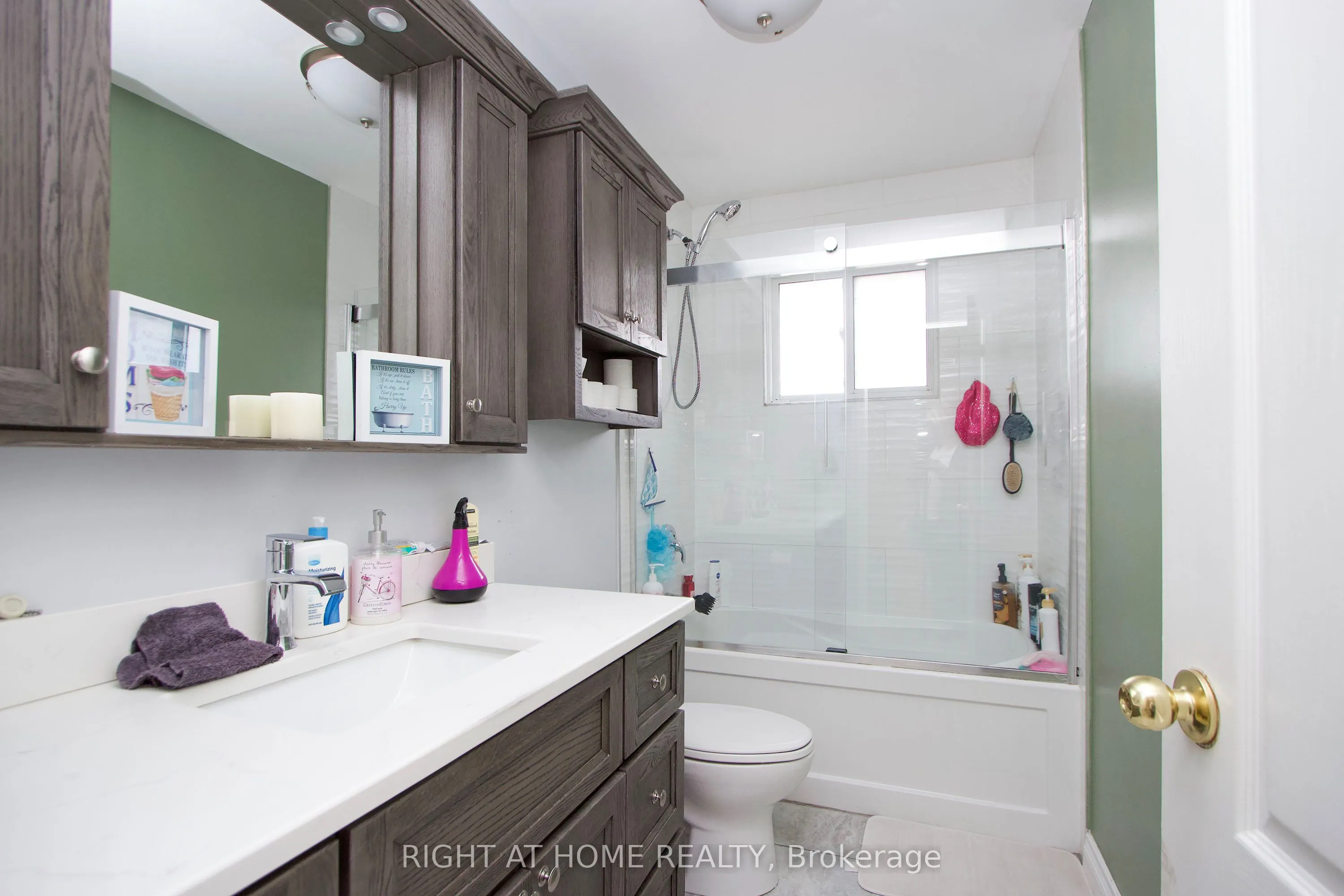 344 Kensington Crescent