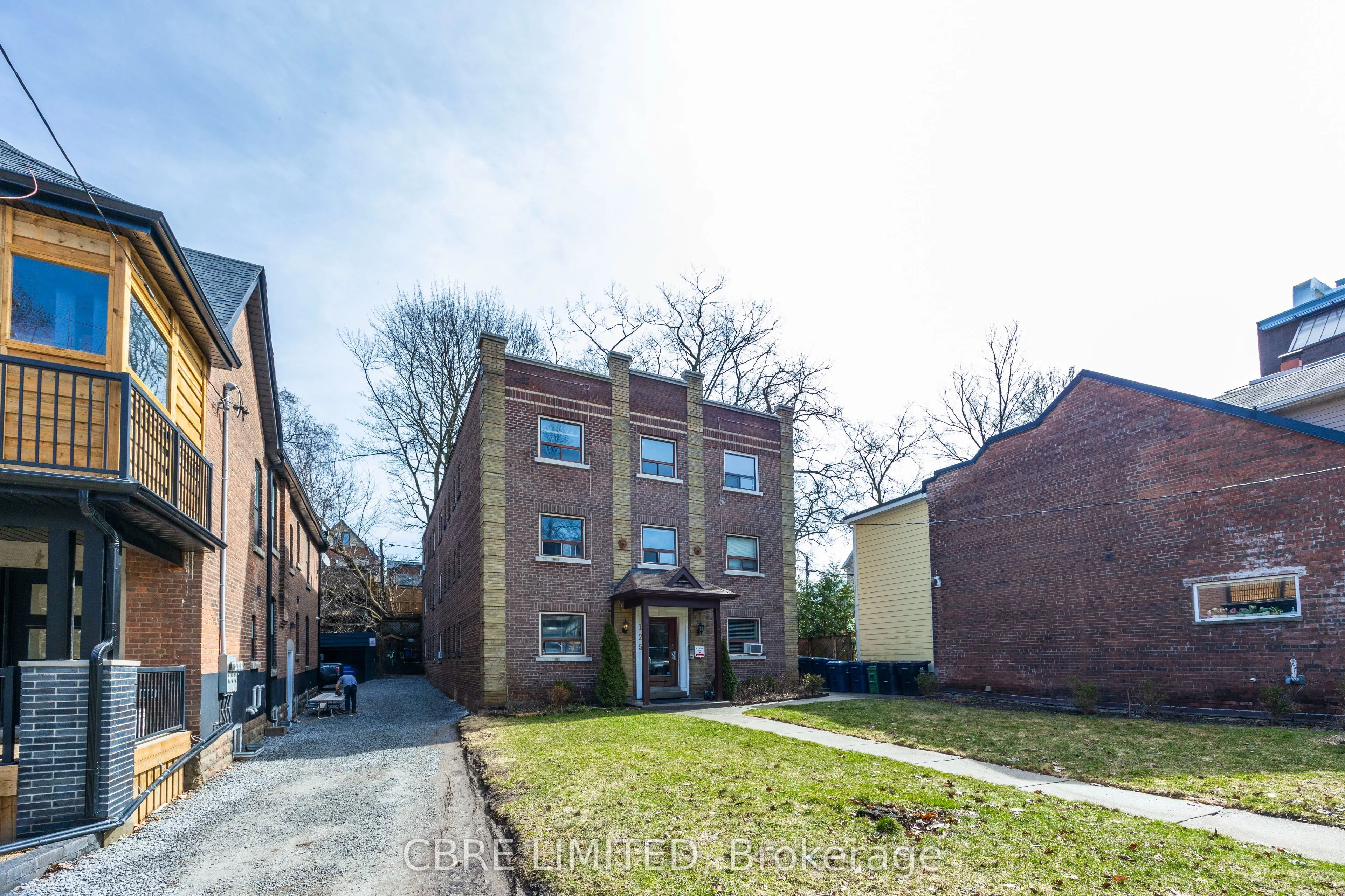 125 Kenilworth Avenue