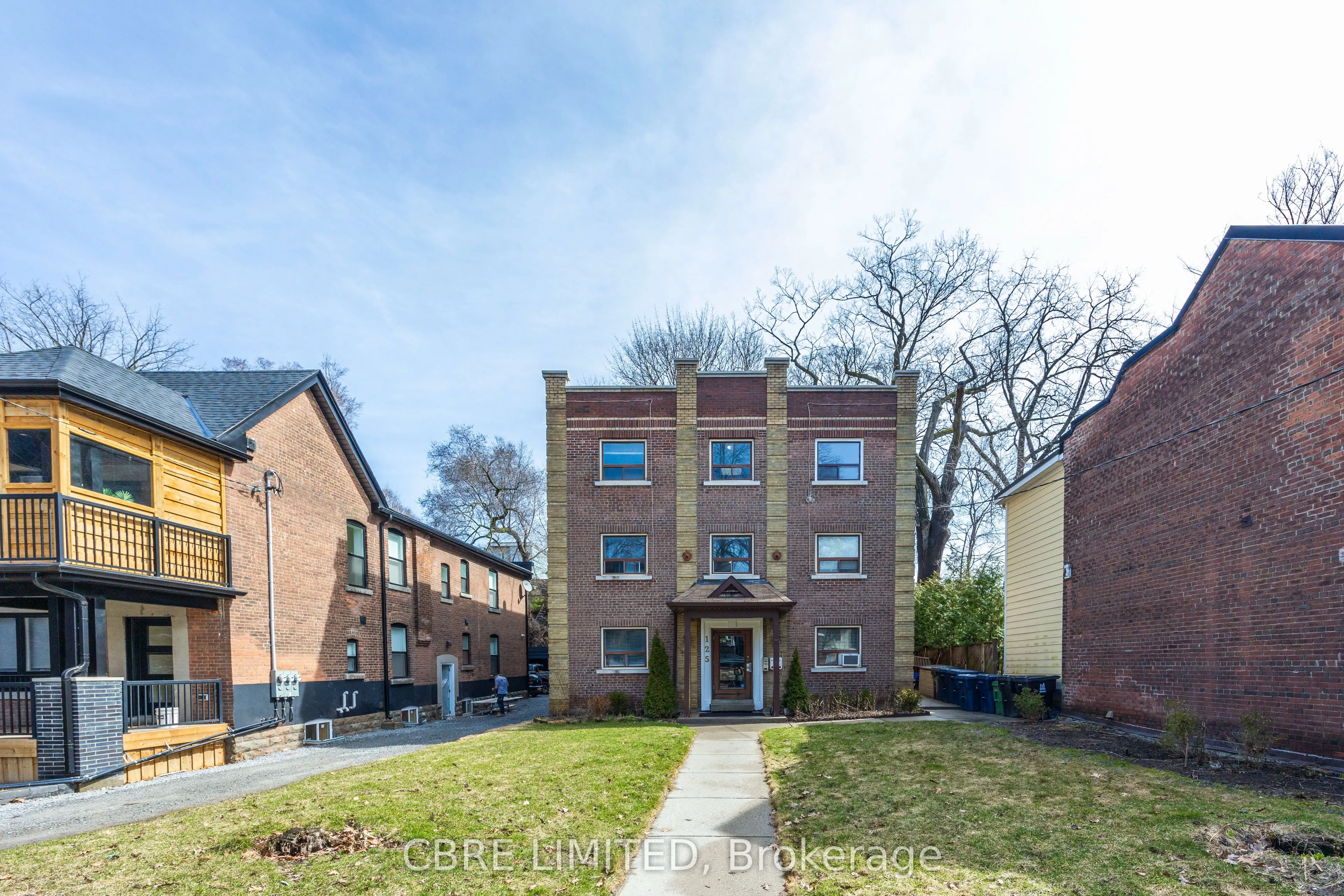 125 Kenilworth Avenue
