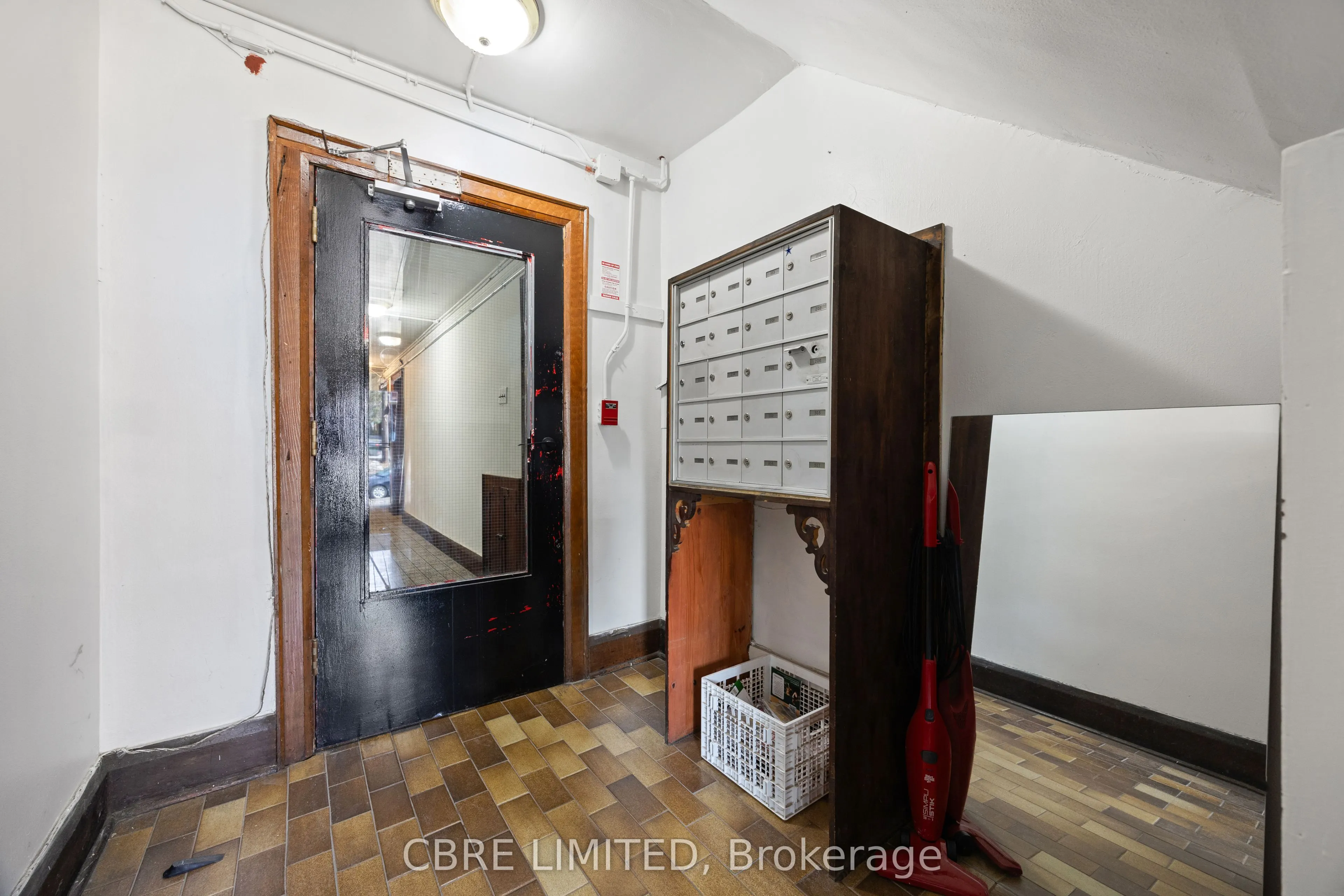 125 Kenilworth Avenue