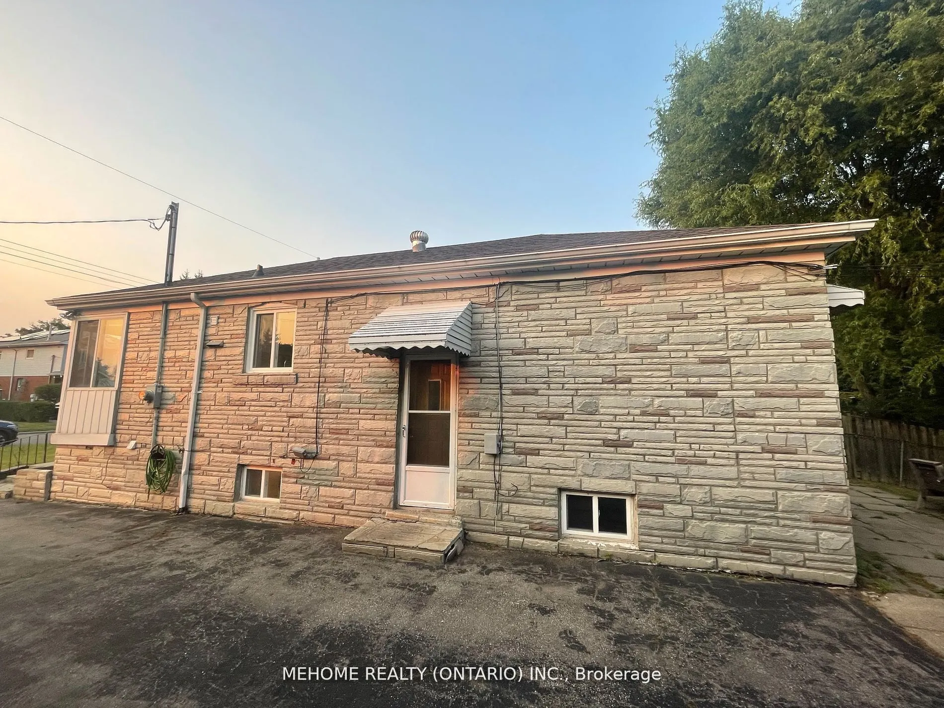65 Miramar Crescent, #BASEMENT