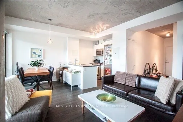 319 Carlaw Avenue, #512