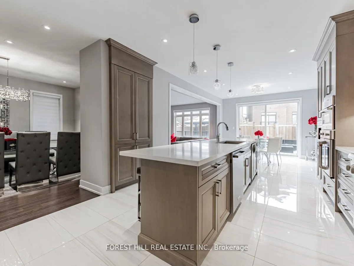 6 Yvette Street
