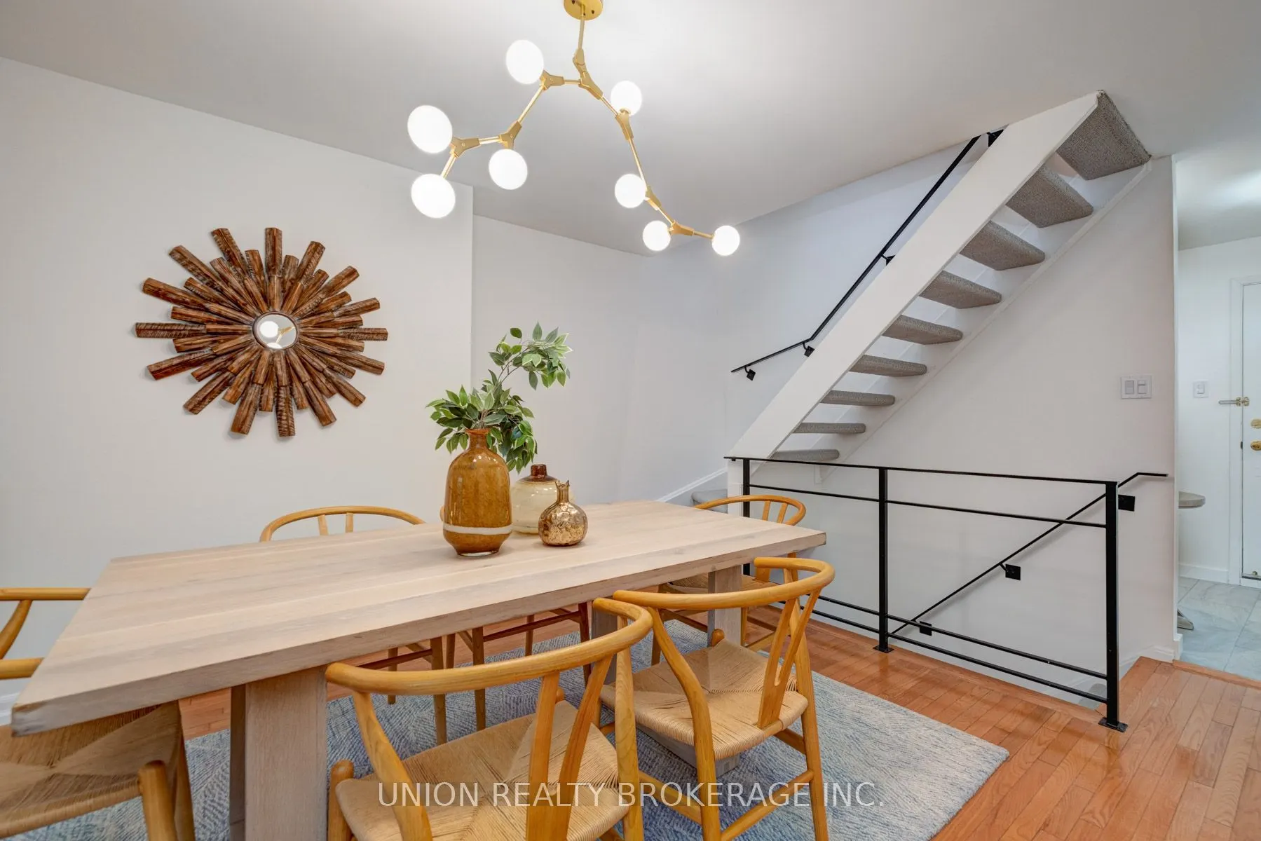 90 Kippendavie Avenue, #9