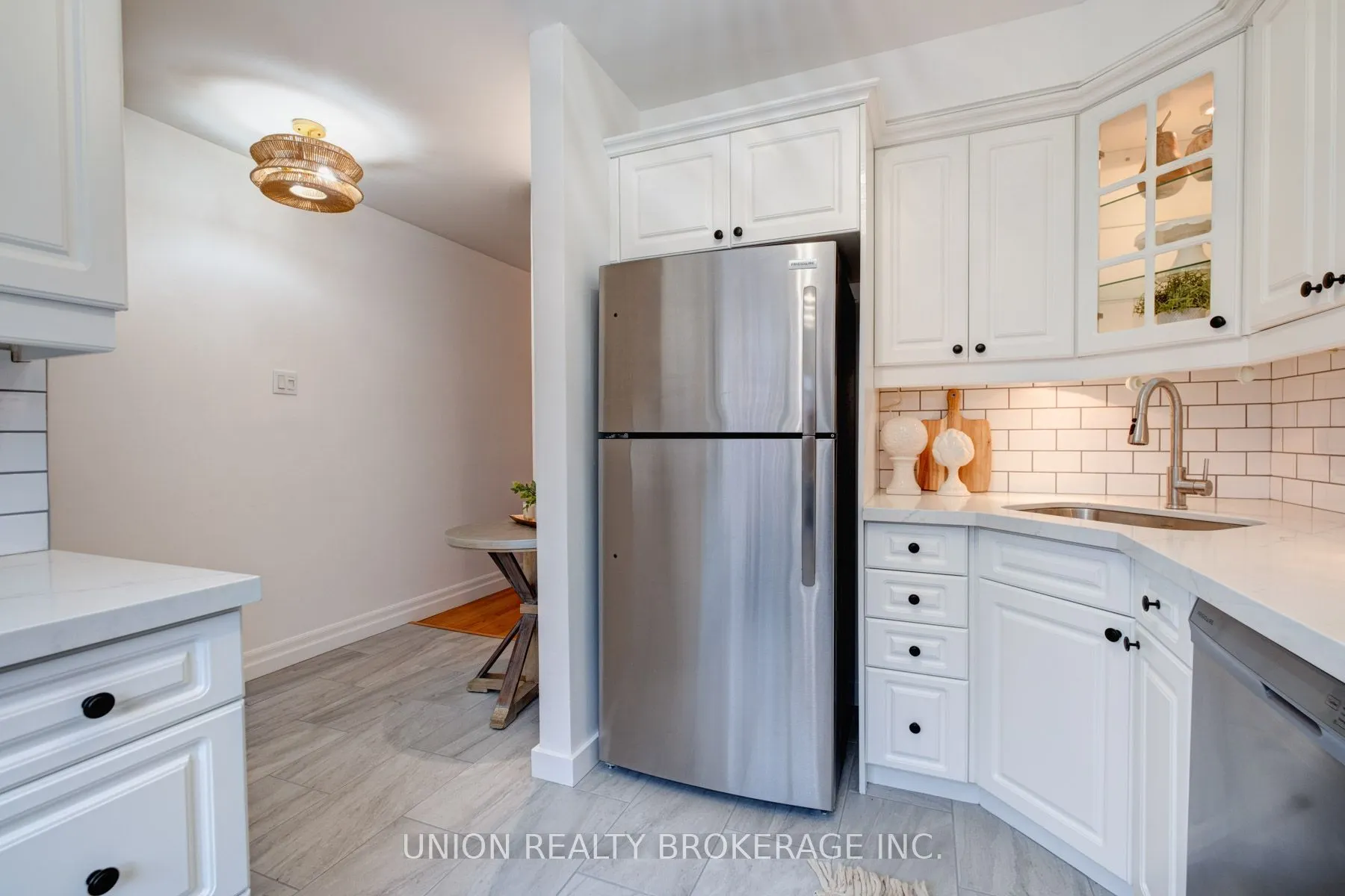 90 Kippendavie Avenue, #9