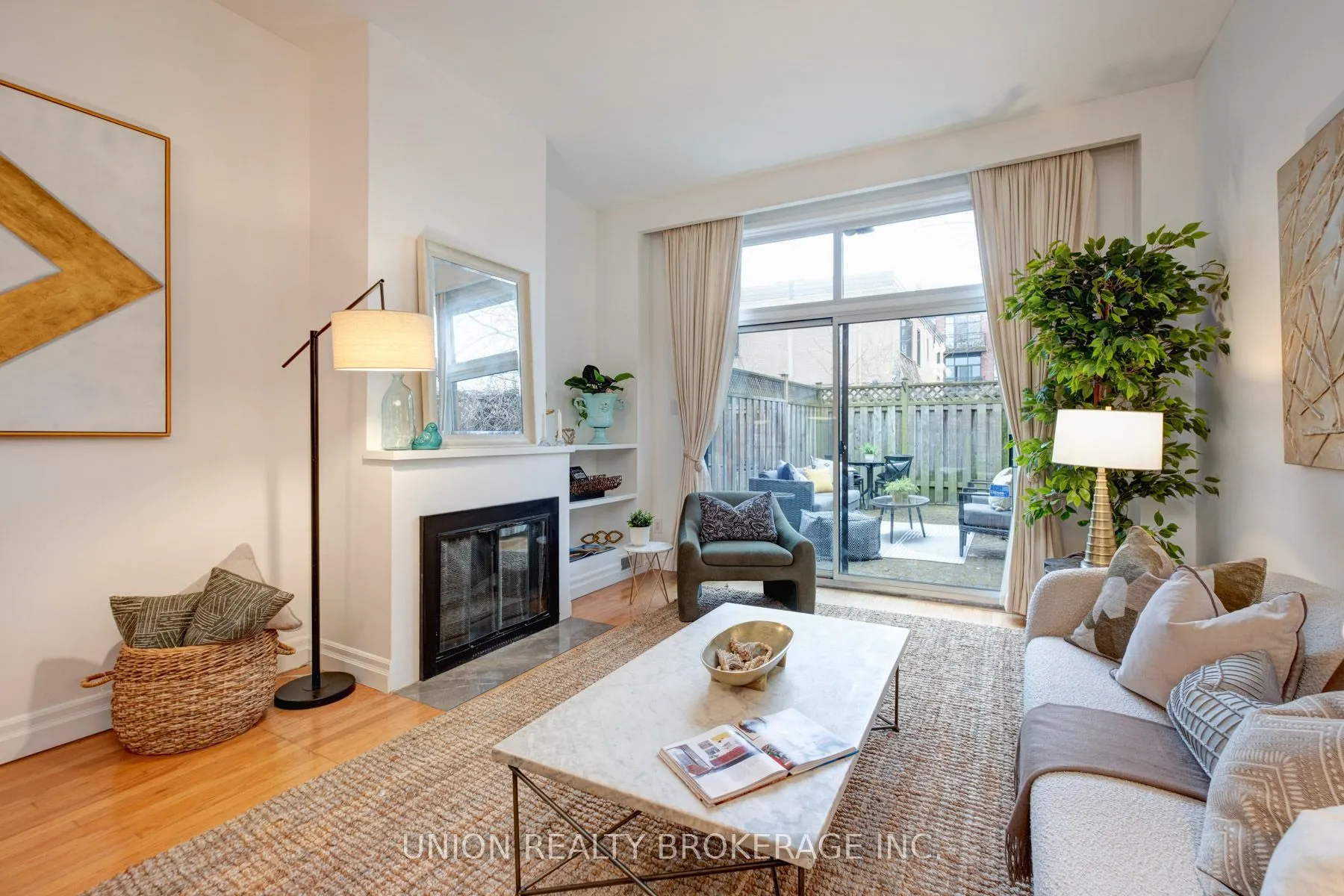 90 Kippendavie Avenue, #9