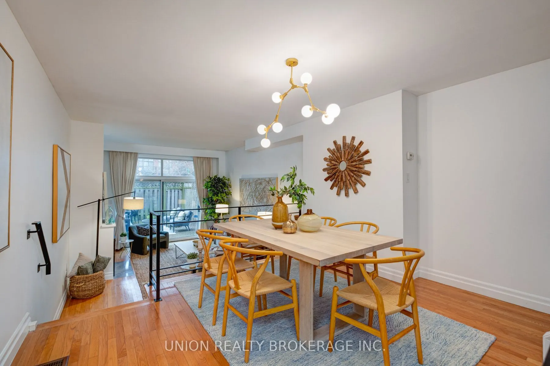 90 Kippendavie Avenue, #9